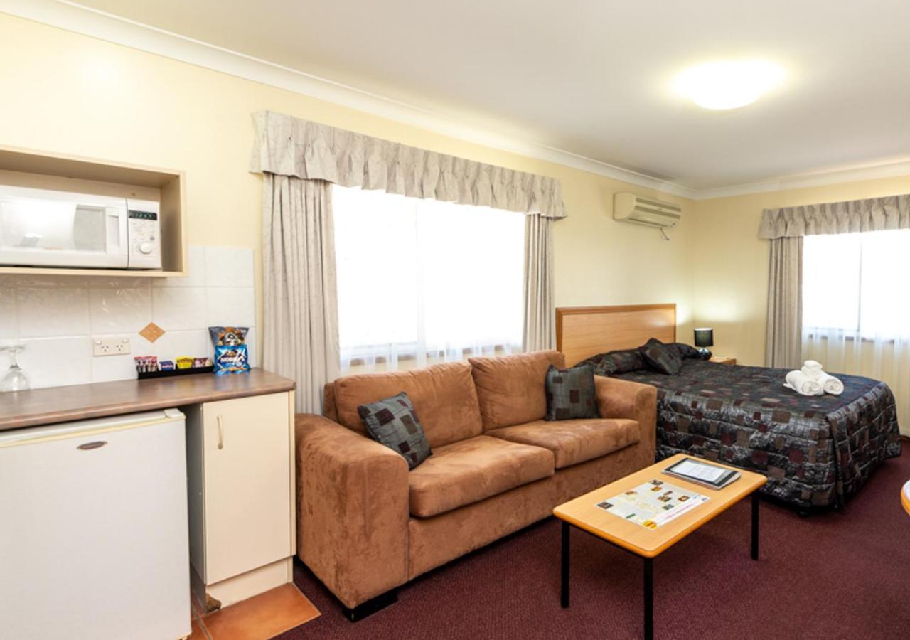 Riviera On Ruthven Motel Toowoomba Exterior photo