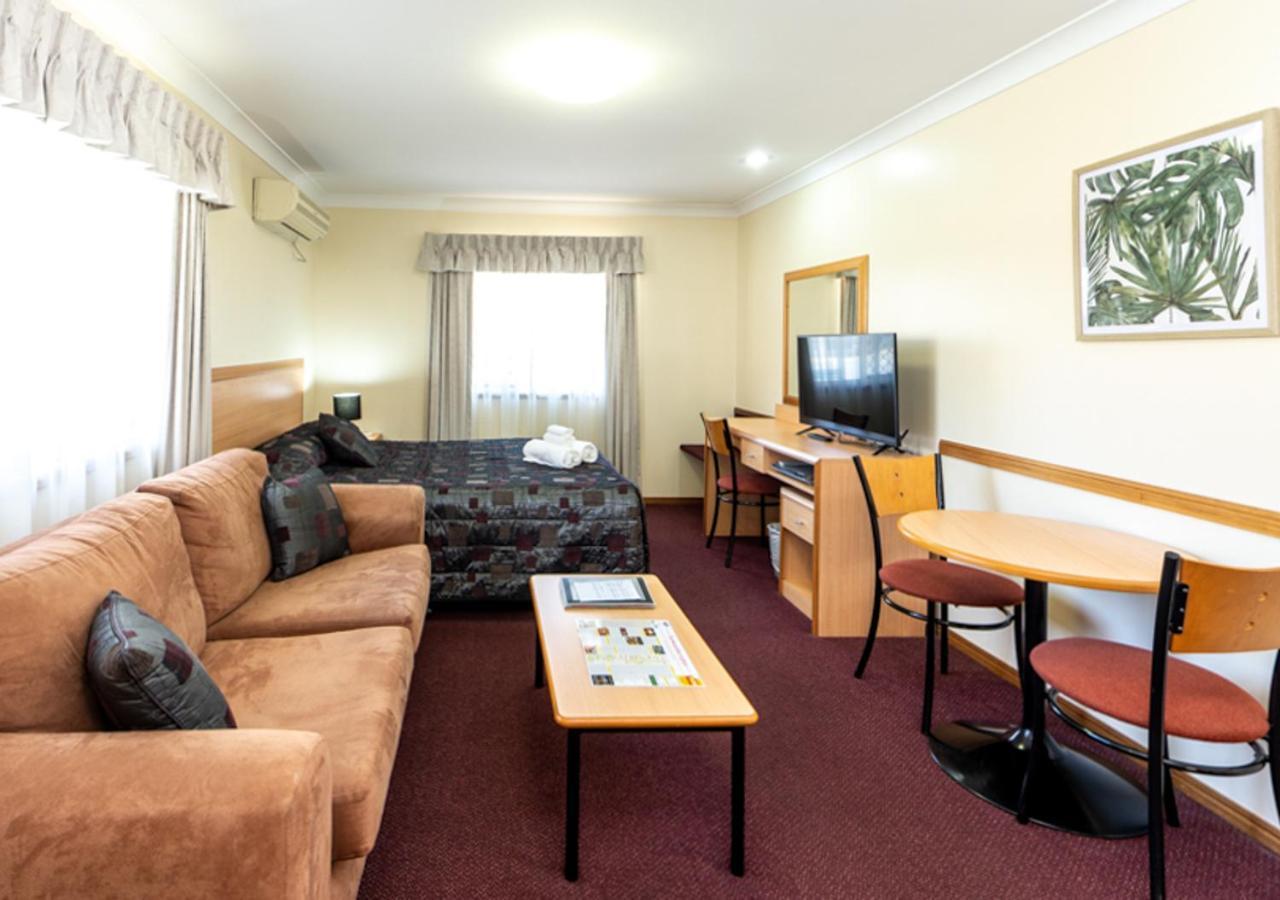 Riviera On Ruthven Motel Toowoomba Exterior photo