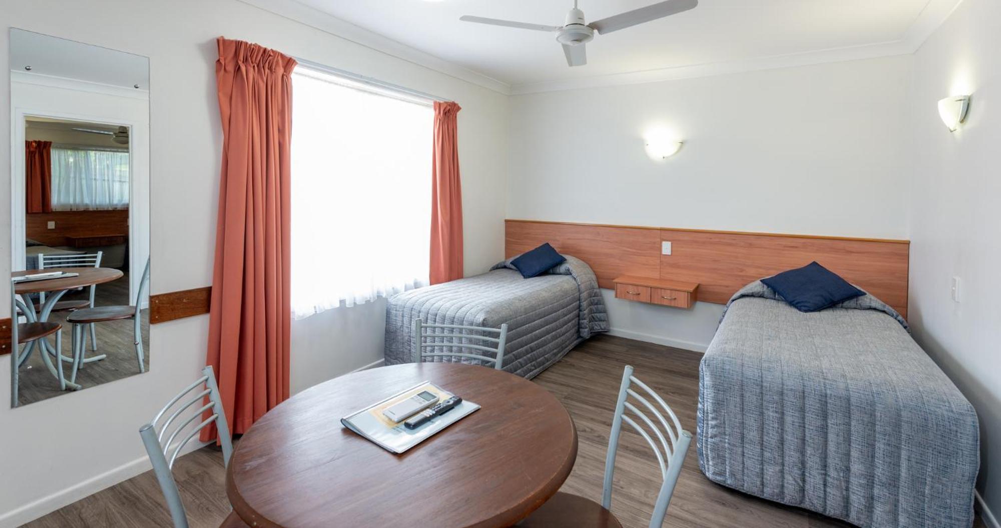 Riviera On Ruthven Motel Toowoomba Exterior photo