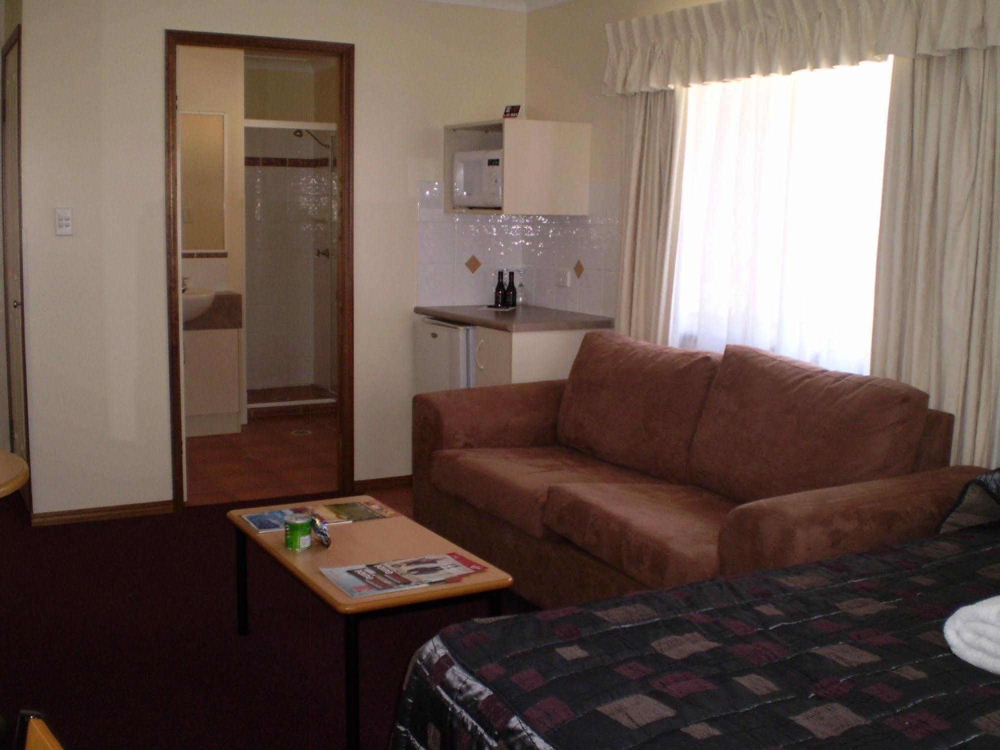 Riviera On Ruthven Motel Toowoomba Exterior photo