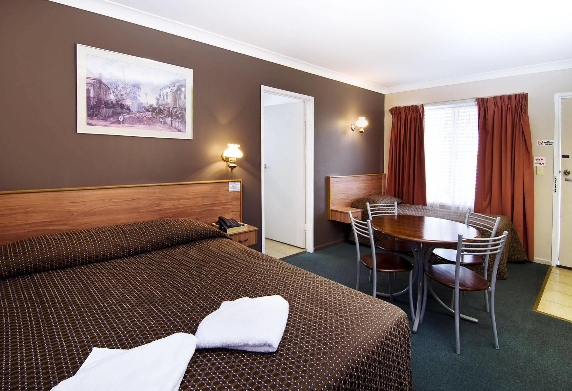 Riviera On Ruthven Motel Toowoomba Exterior photo