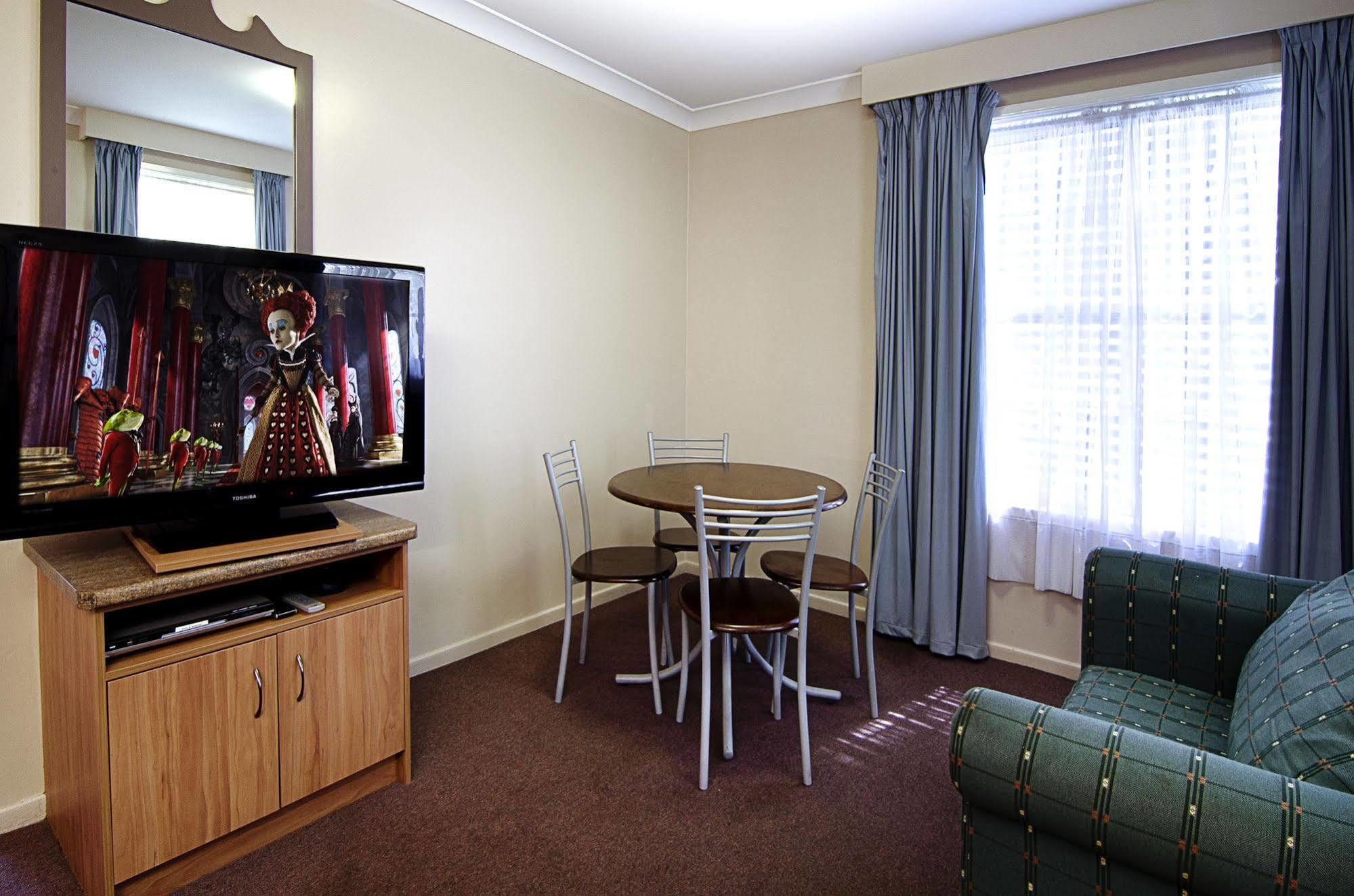 Riviera On Ruthven Motel Toowoomba Exterior photo